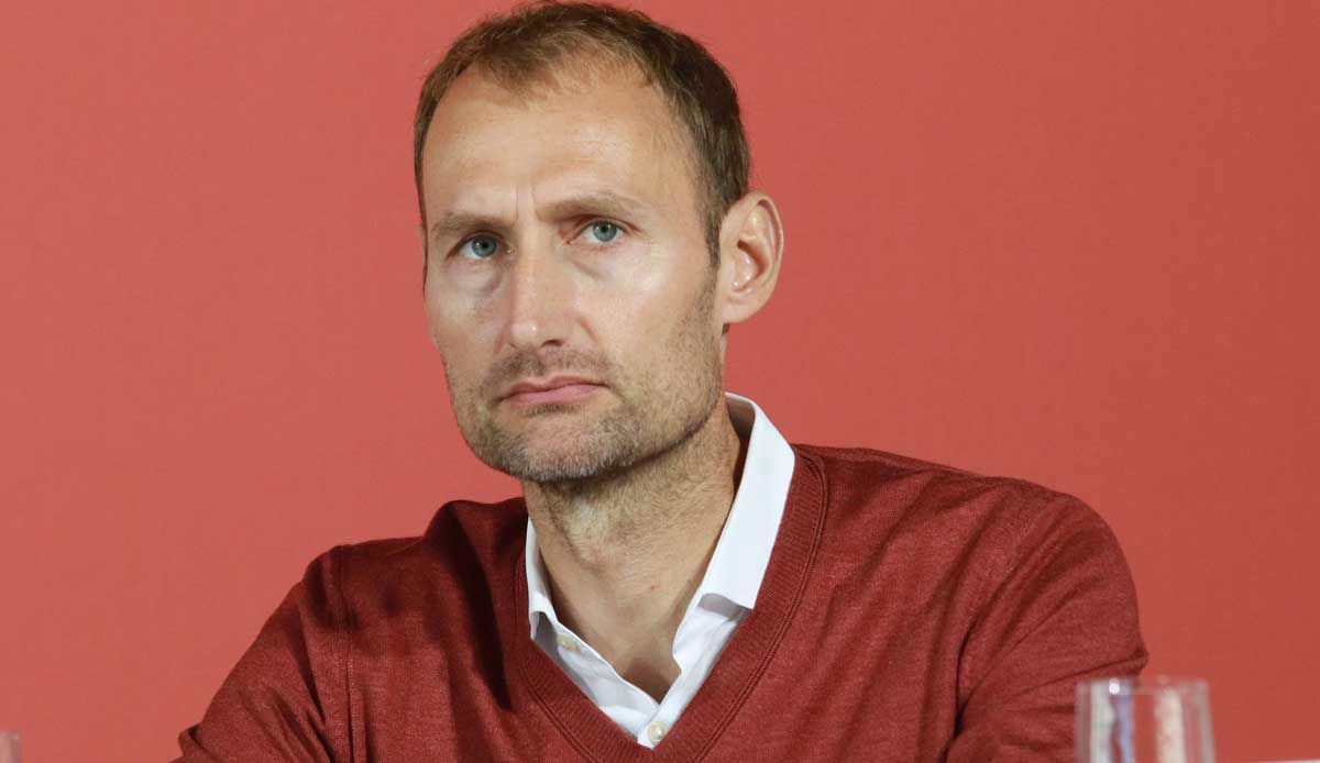 FC Bayern München verlängert mit Campus Chef Jochen Sauer SPOX