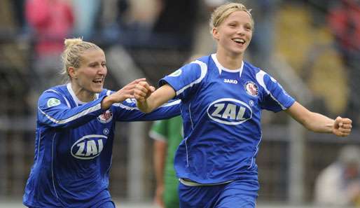 Anja Mittag (l.) und Tabea Kemme wollen den CL-Titel holen 