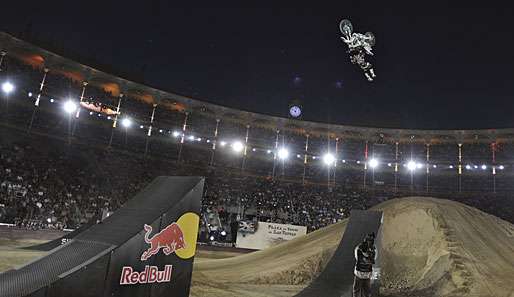 Remi Bizouard siegte bei der Night of the Jumps im tschechischen Ostrau