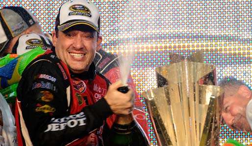 Tony Stewart hat sich zum dritten Mal den Titel der Nascar-Serie gesichert