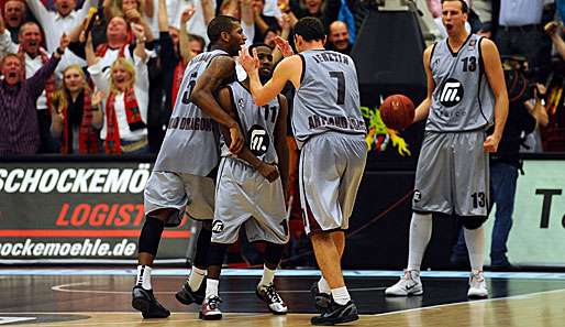 Die Artland Dragons Quakenbrück dürfen jubeln: Sie stehen bei der EuroChallenge unter den Top 16