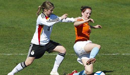 Doppeltorschützin zum 3:2-Erfolg im Spiel HSV gegen Lokomotive Leipzig: Marie-Louise Bagehorn (l.)