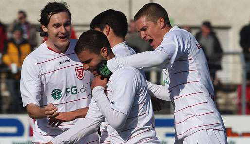 Jahn Regensburg mit Top-Torjäger Tobias Schweinsteiger (r.) ist das Maß aller Dinge in der 3. Liga