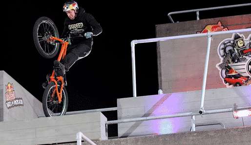 Trialbike-Superstar Danny MacAskill in Action