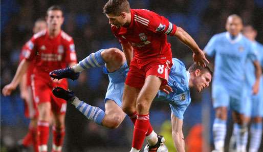 Reds-Kapitän Steven Gerrard zeigte sich eiskalt vom Punkt und versenkte den Elfmeter zum 1:0