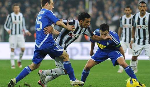 Stürmer Vincenzo Iaquinta (M.) verlässt Juventus Turin