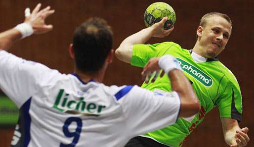 Besetzt die Spielmacher-Position bei den Niedersachsen: Morten Olsen (r.)