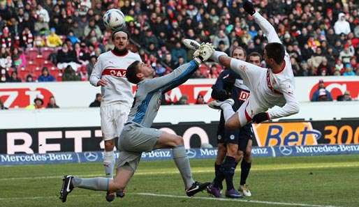 Vedad Ibisevic brachte den VfB Stuttgart gegen Hertha mit einem umstrittenen Tor in Führung