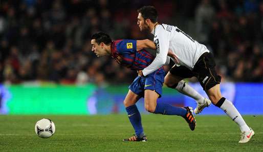 Victor Ruiz (r.) zog mit Valencia im Copa del Rey-Halbfinale den kürzeren gegen Barcelona 