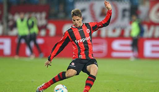 Eintracht-Kapitän Pirmin Schwegler hat seinen Zehenbruch auskuriert und kann wieder spielen