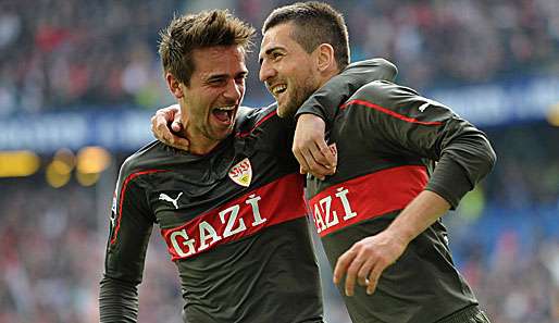 Vedad Ibisevic feiert mit Martin Harnik seinen Führungstreffer gegen den Hamburger SV