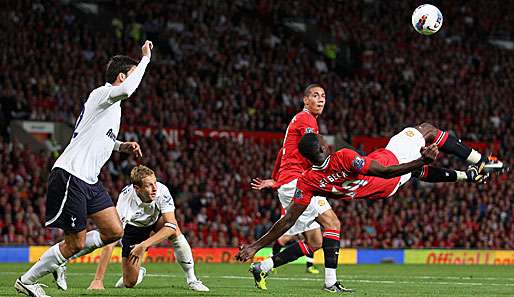 Danny Welbeck (r.) erzielte im Hinspiel die 1:0 Führung für ManUnited - hier bei einem Fallrückzieher