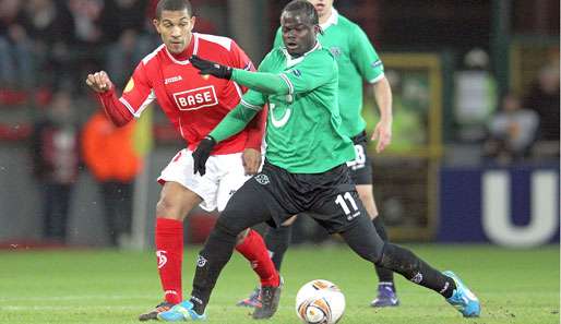 Didier Ya Konan (r.) stand bei Hannover 96 in der Startelf