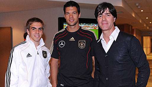 Lahm, Ballack und Löw (v.l.) wenige Tage vor Lahms forschen Äußerungen bei der WM 2010