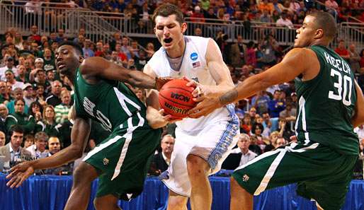 Tyler Zeller lieferte beim Sieg der Tar Heels 20 Punkte und 22 Rebounds