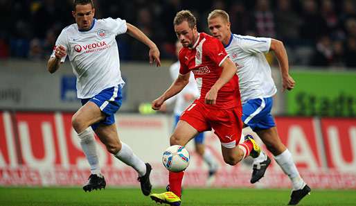 Fortuna Düsseldorf kämpft heute gegen Hansa Rostock um den Aufstieg. Am Ball Maximilian Beister.