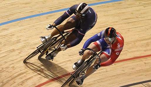 Gregory Bouge (l.) hat am grünen Tisch den Sprint-Titel bei der Bahnrad-WM in Melbourne gewonnen