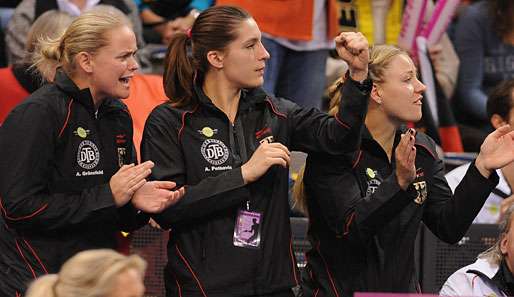 Andrea Petkovic (M.) zusammen mit Angelique Kerber (r.) und Anna-Lena Grönefeld (l.)