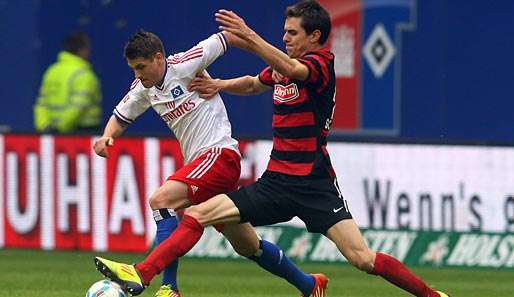 Johannes Flum (r.) erlitt im Training einen Muskelfaserriss und fehlt dem SC Freiburg