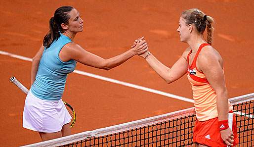 Shakehands nach dem Spiel: Angelique Kerber (r.) und die unterlegene Roberta Vinci