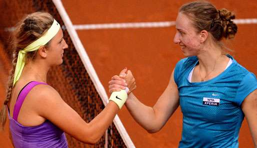 Mona Barthel (re.) gratulierte ihrer Gegnerin Viktoria Azarenka zum Halbfinal-Einzug in Stuttgart