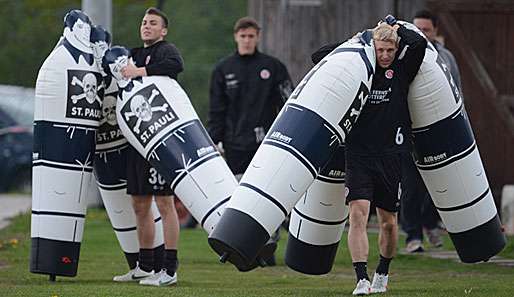 Vor dem letzten Spieltag der 2. Liga brennt es bei St. Pauli gewaltig