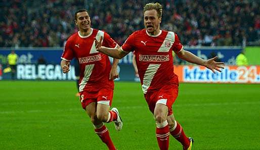 Maxi Beister (r.) schoss Düsseldorf schon nach 25 Sekunden mit 1:0 in Führung