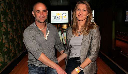 Steffi Graf (r.) mit ihrem Ehemann Andre Agassi 