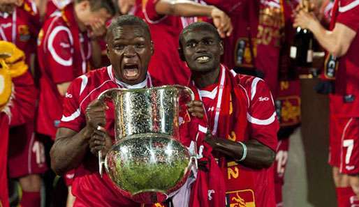 Jores Okore (l.) holte mit Nordsjaelland überraschend die dänische Meisterschaft