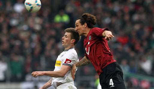 Emanuel Pogatetz (r.) wechselte 2010 vom FC Middlesbrough zu Hannover 96