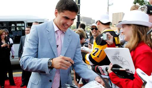 Seine Unterschrift war nicht nur bei den Oilers begehrt: Das ist der Number One Pick 2012, Nail Yakupov