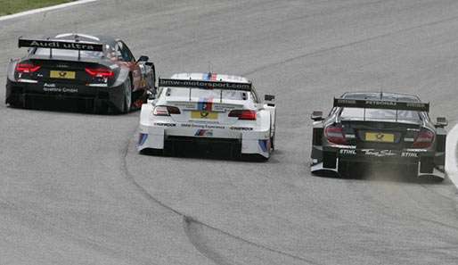 Audi (l.) konnte sich in der DTM-Saison nur selten gegen BMW und Mercedes behaupten