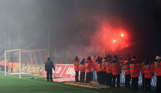 Beim letzten Bundesligaheimspiel der Kölner war es zu Unruhen im eigenen Fanblock gekommen