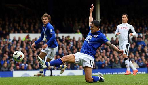 Tim Cahill (M.) spielt künftig für die New York Red Bulls