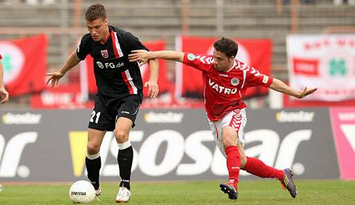 Thomas Kurz (l.) verletzte sich im Trainingslager von Jahn Regensburg