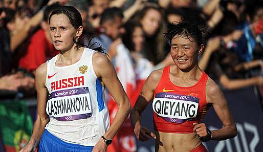 Qieyang Shenjie (r.) mit Goldmedaillengewinnerin Elena Lashmanova