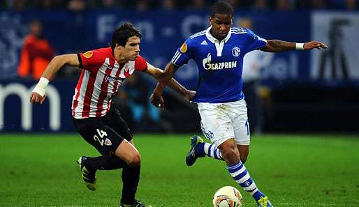 In der letzten Saison spielte Javi Martinez (l.) in der Europa League gegen Jefferson Farfan