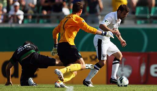 Matthew Taylor (r.) schoss Werder Bremen fast alleine ab