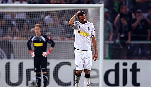 Fassungslosigkeit bei Torwart ter Stegen und Martin Stranzl (r.)