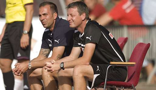 Noch so eine Leistung wie im DFB-Pokal wird Markus Babbel (l.) nicht dulden