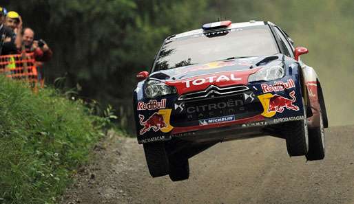 Sebastien Loeb fährt der Konkurrenz auf und davon