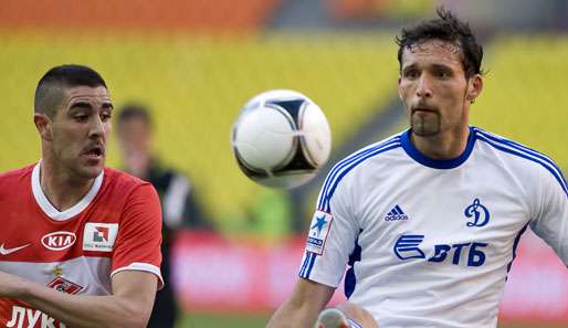 Kevin Kuranyi (r.) spielte jahrelang für Stuttgart und Schalke in der Bundesliga