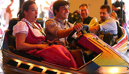 Bruno Spengler (M.) hatte auf dem Oktoberfest sichtlich seinen Spaß