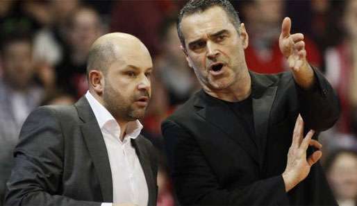 Dirk Bauermann ist nicht mehr Head Coach beim FC Bayern. Sein Nachfolger: Yannis Christopoulos (l.)