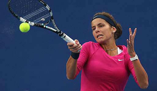 Julia Görges ist nach einem harten Match gegen Samantha Stosur ins Achtelfinale eingezogen