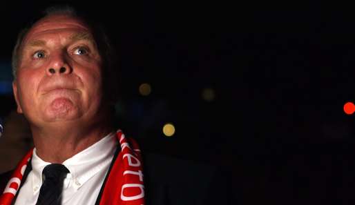 Bayern Münchens Päsident Uli Hoeneß kritisierte Ex-Trainer Dirk Bauermann scharf
