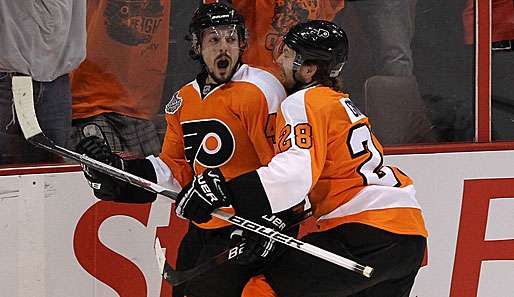 Daniel Briere (l.) und Claude Giroux vertreiben sich die Lockout-Zeit in Berlin