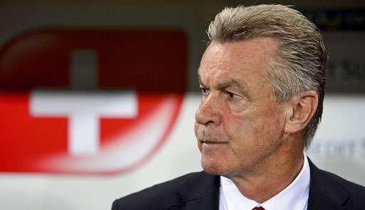 Ottmar Hitzfeld droht Ärger wegen einer abfälligen Geste gegen Schiedsrichter Borbalan