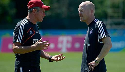 Matthias Sammer (r.) würde sich wünschen, dass die Position seines Trainers stärker wäre