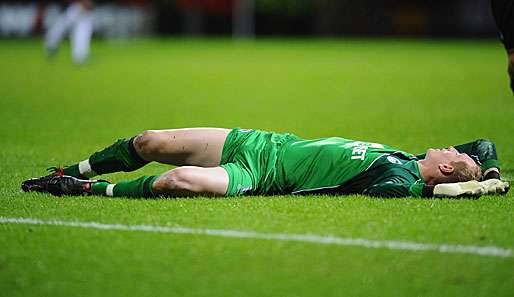 Chris Kirkland, Torwart von Sheffield Wednesday, wurde von einem Zuschauer niedergeschlagen